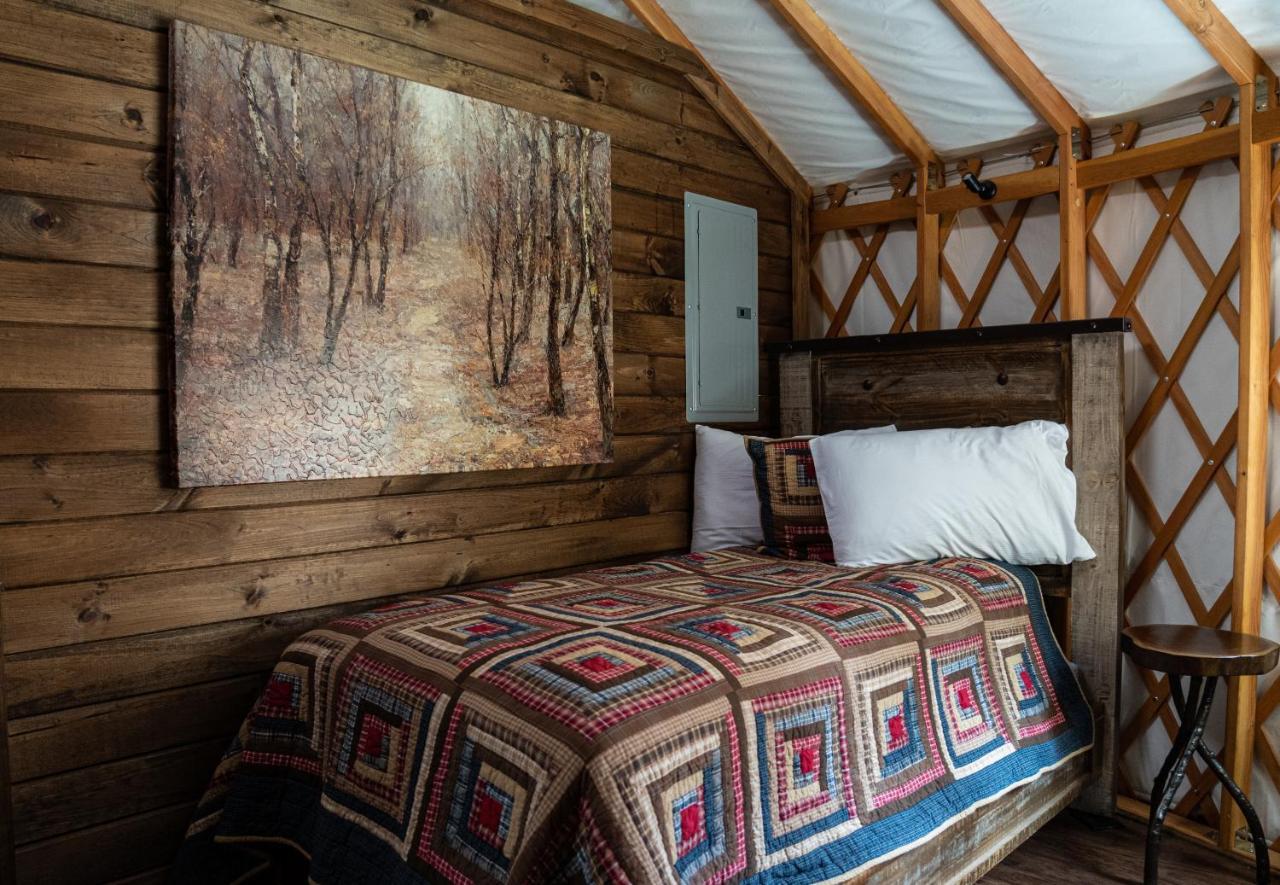 Staynantahala - Smoky Mountain Cabins And Luxury Yurts Aquone ภายนอก รูปภาพ